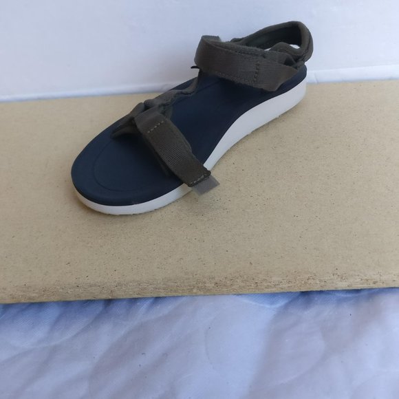 TEVA Military Green Classic Universal Barefoot Sandal 40/Women9us/7uk - Picture 2 of 16